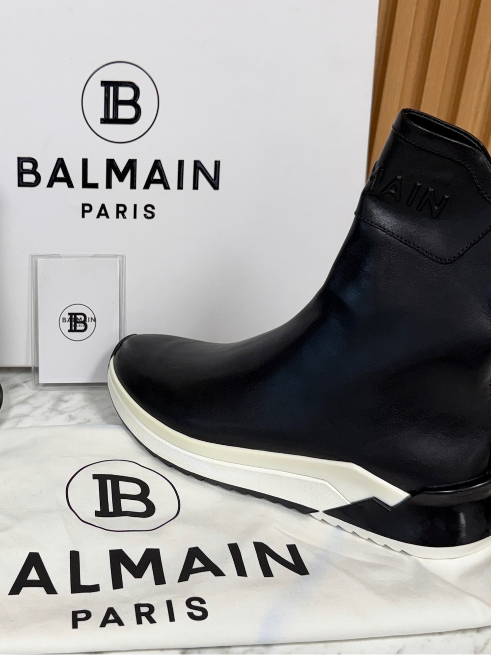 Balmain Black Leather B Glove sneakers brand new